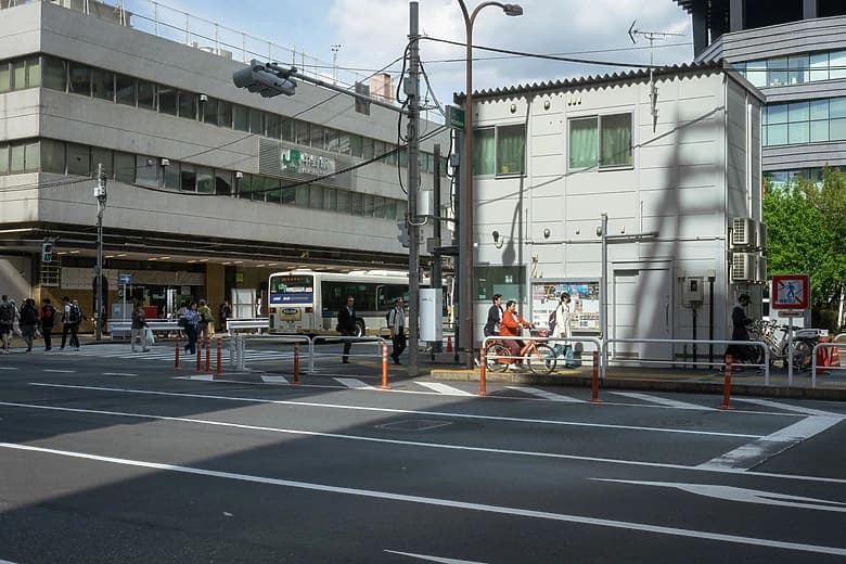 駅前の交差点
